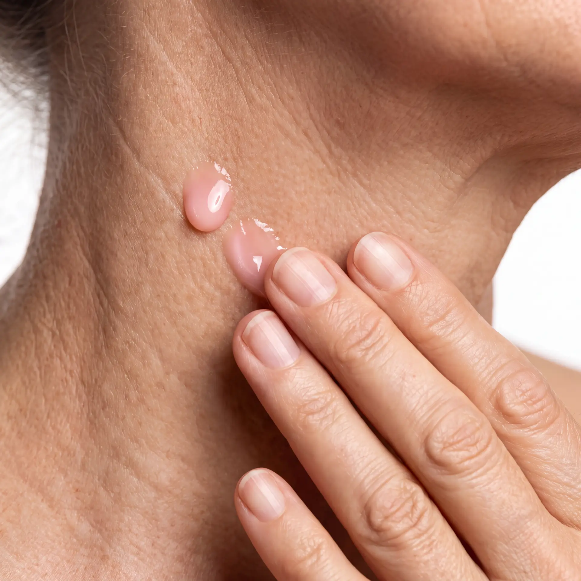 Serum texture applied to the neck